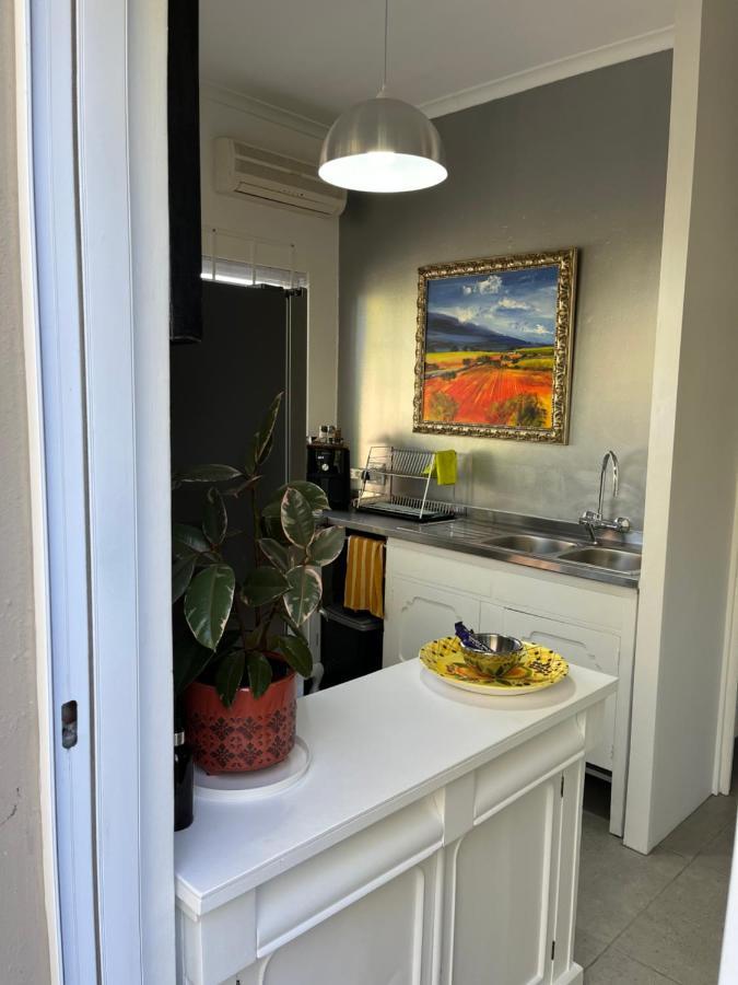 Somerset West Garden Apartments 1 Exteriör bild