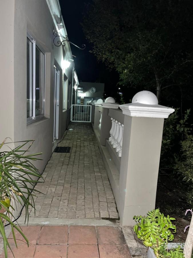 Somerset West Garden Apartments 1 Exteriör bild